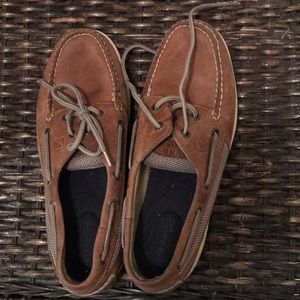 Brown sperry boat shoes